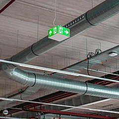 Nieuwbouw Quooker kiest voor centrale noodverlichting oplossing van INOTEC
