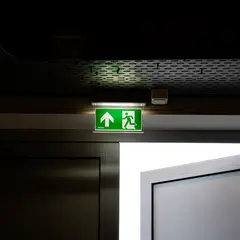 Centrale Noodverlichting in Laboratoria - Werkplekken met verhoogd risico