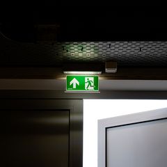 Centrale Noodverlichting in Laboratoria - Werkplekken met verhoogd risico