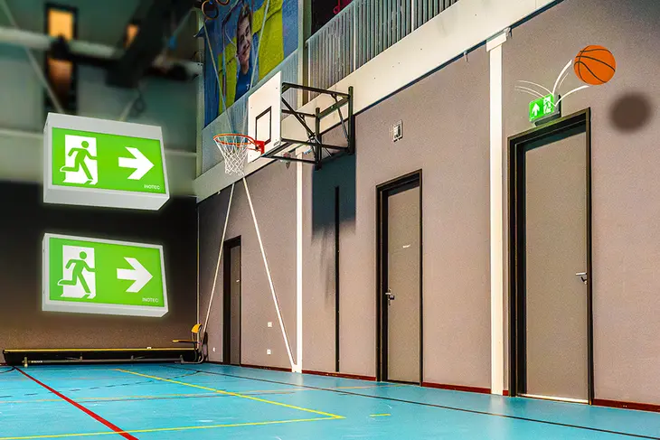 SNP 8030 Bal- en slagvaste LED-vluchtrouteaanduiding armatuur 