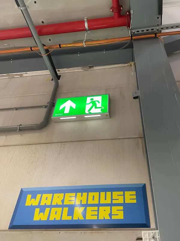 INOTEC Noodverlichting BNP 7183 duurzaam, robust, slank design vluchtrouteaanduiding armatuur met 60 meter leesafstand INOTEC Noodverlichting BNP 7183 duurzaam, robust, slank design vluchtrouteaanduiding armatuur met 60 meter leesafstand