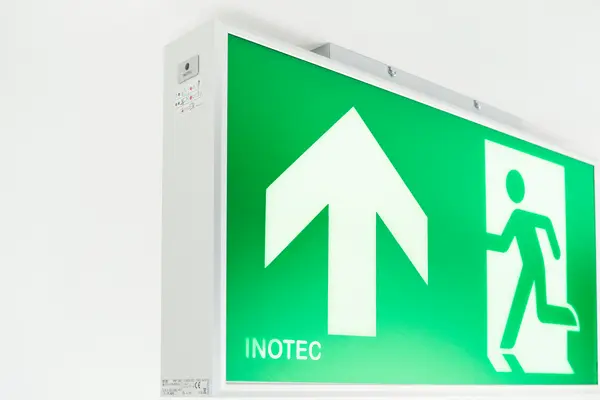 INOTEC Noodverlichting BNP 7283 D duurzaam, robust, slank design vluchtrouteaanduiding armatuur met 60 meter leesafstand INOTEC Noodverlichting BNP 7283 D duurzaam, robust, slank design vluchtrouteaanduiding armatuur met 60 meter leesafstand