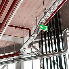Nieuwbouw Quooker kiest voor centrale noodverlichting oplossing van INOTEC